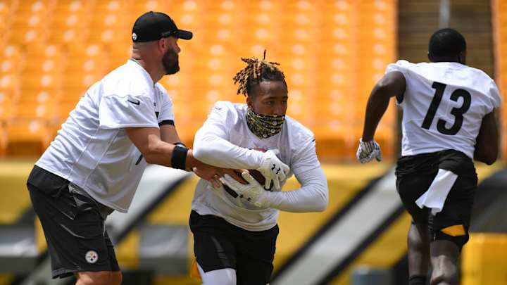 Steelers Already Noticing Benny Snell Jr.'s Offseason Transformation