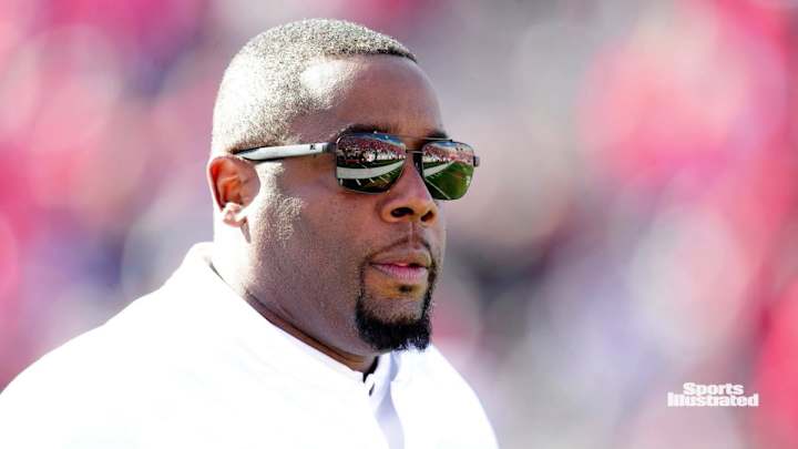 Chasing Production: How Giants D-Line Coach Sean Spencer is Teaching Group to Finish Plays Chasing Production: How Giants D-Line Coach Sean Spencer is Teaching Group to Finish Plays