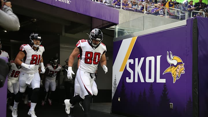 Atlanta Falcons Sign Luke Stocker And Scottie Dill