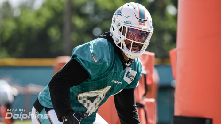 Dolphins Re-Sign Another Free Agent