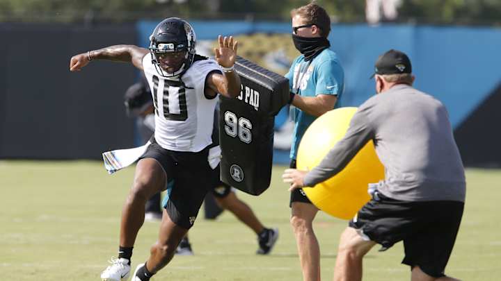 Jaguars’ Receivers Coach Drops Lofty Comparisons for Rookie Laviska Shenault Jaguars’ Receivers Coach Drops Lofty Comparisons for Rookie Laviska Shenault