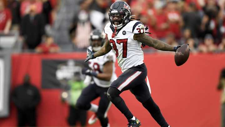 Vikings Work Out Jahleel Addae, Hardy Nickerson Jr. and Derrick Moncrief