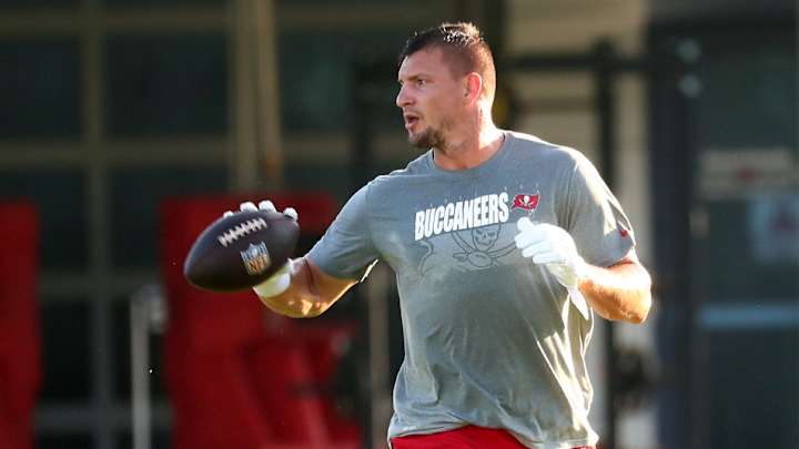 Rob Gronkowski is Still Adjusting to the Florida Heat