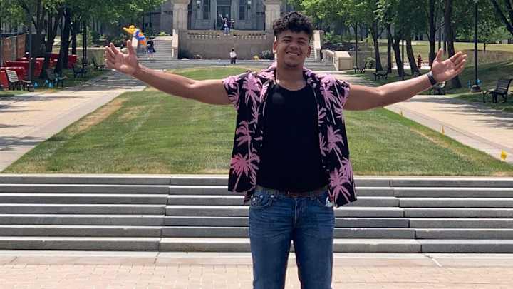 Syracuse Lands OT Enrique Cruz