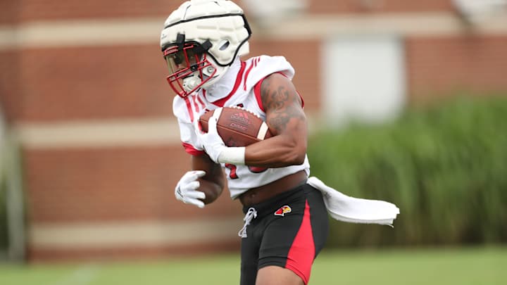 Javian Hawkins is Staying Humble and Leading His Teammates Javian Hawkins is Staying Humble and Leading His Teammates