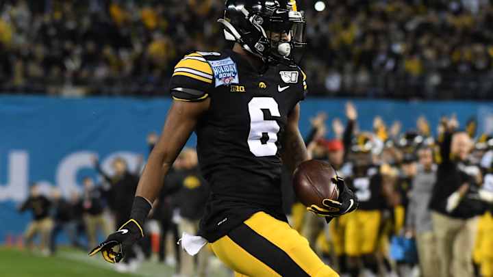 Smith-Marsette Named Second-Team All-American By USA Today Smith-Marsette Named Second-Team All-American By USA Today