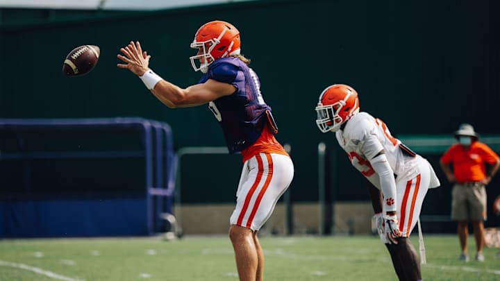 Lawrence Becomes New Heisman Favorite Lawrence Becomes New Heisman Favorite