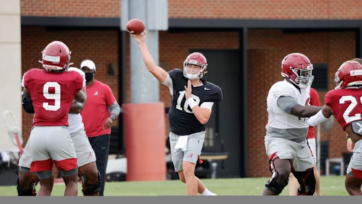 Alabama WR DeVonta Smith Believes in Mac Jones the Same Way He Did With Tua Tagovailoa