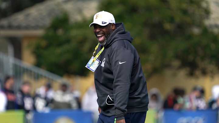 Decoding Dre: What Seahawks Passing Game Coordinator Andre Curtis Said