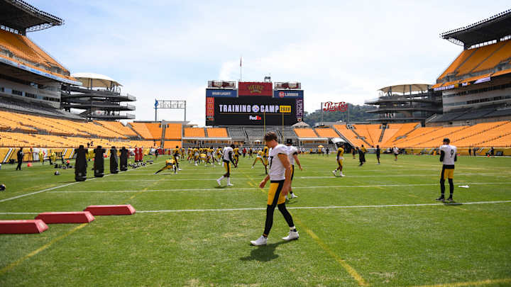 Steelers Switch to Spikeball