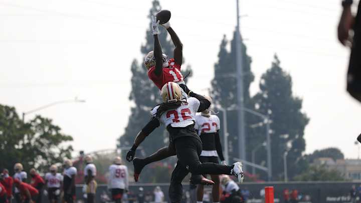 Brandon Aiyuk Leaves 49ers Training Camp Practice with Apparent Leg Injury