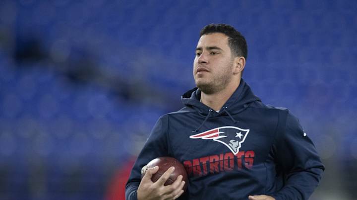 Fellow Navy Graduate Paul Quessenberry Draws Praise From Patriots LS Joe Cardona