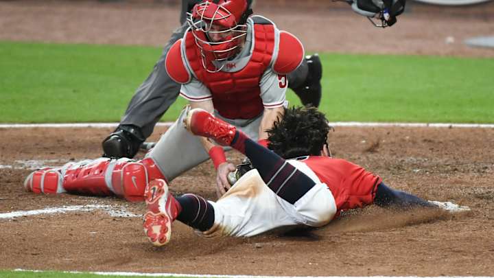 Braves lose series finale 5-4 to the Phillies