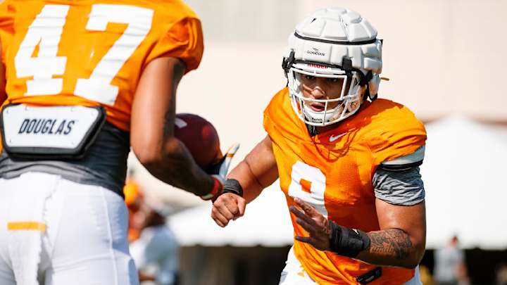 Breaking: Vols DE Enters Transfer Portal