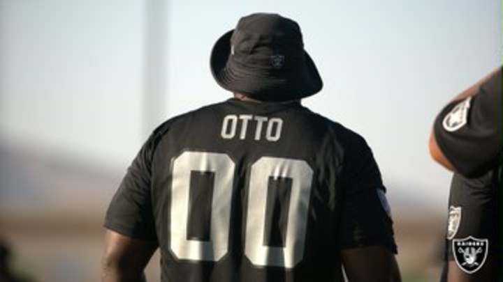 Las Vegas Raiders Honor Legends of the Past