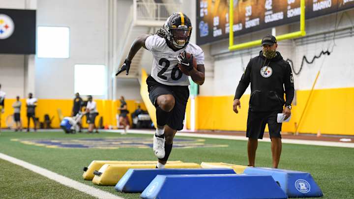 McFarland Enters Concussion Protocol, Ebron Misses With Illness McFarland Enters Concussion Protocol, Ebron Misses With Illness