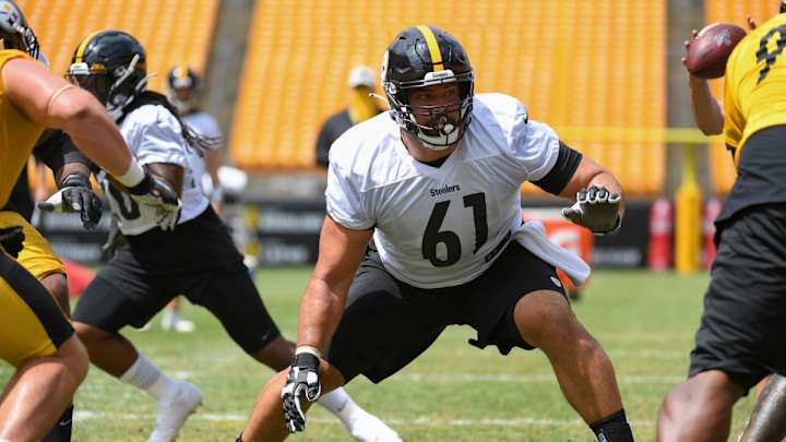 Stefen Wisniewski Carries Father's Legacy Through His Jersey