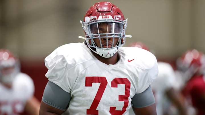 Alabama's Evan Neal Making Smooth Transition to Right Tackle During Fall Camp Alabama's Evan Neal Making Smooth Transition to Right Tackle During Fall Camp