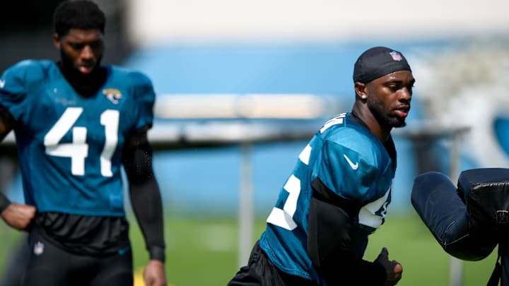 Projecting the Jaguars' Defensive End Depth Chart Following Ngakoue Trade Projecting the Jaguars' Defensive End Depth Chart Following Ngakoue Trade