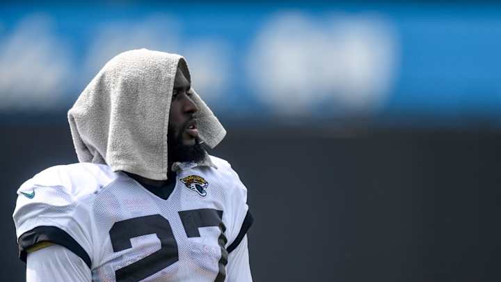 Jaguars Waive Running Back Leonard Fournette