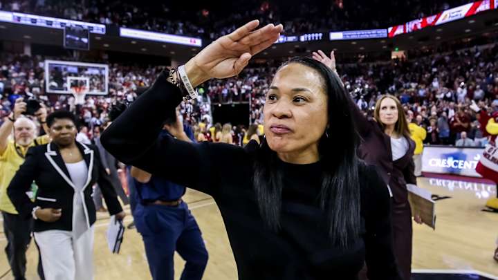 Report: South Carolina's Dawn Staley is 'Open to Discussions' With 76ers