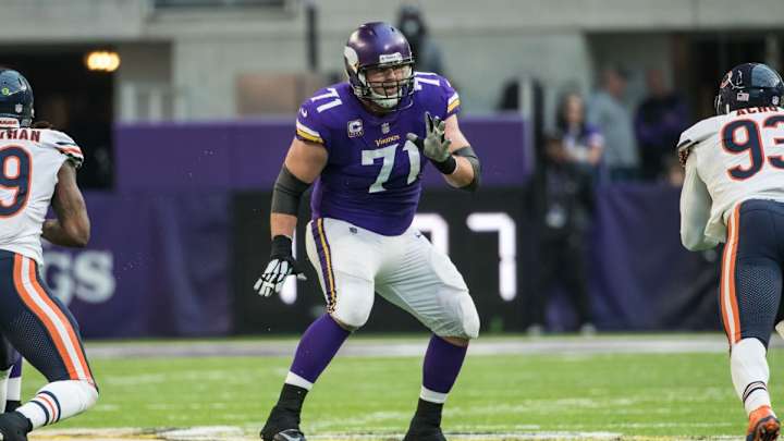 Riley Reiff Staying With Vikings on Restructured Contract Riley Reiff Staying With Vikings on Restructured Contract