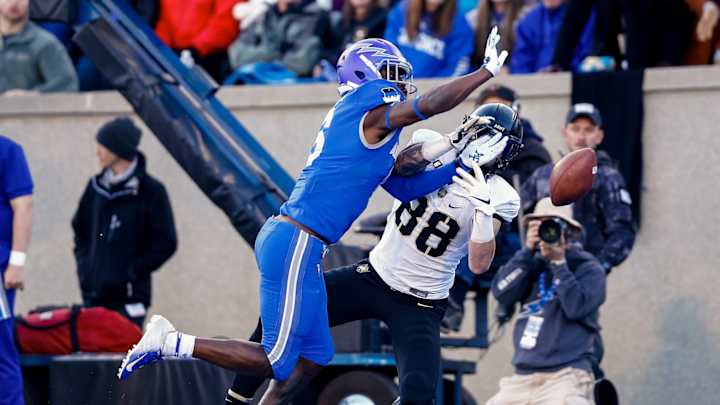 New York Jets Sign Zane Lewis, a Late Bloomer at Air Force Who Had a Big Pro Days in March