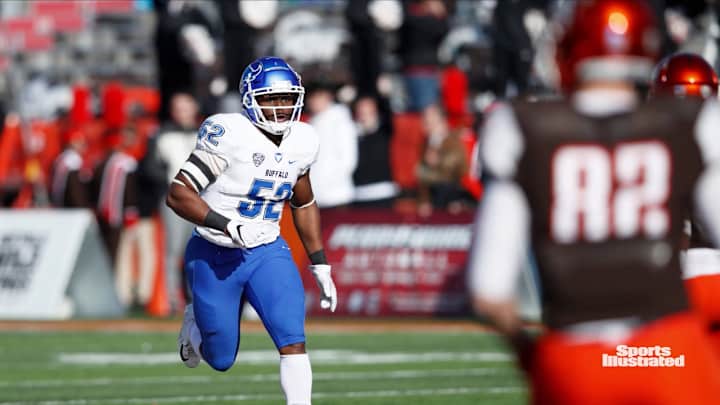 How Khalil Mack Put His Brother Through "the Grind" How Khalil Mack Put His Brother Through "the Grind"