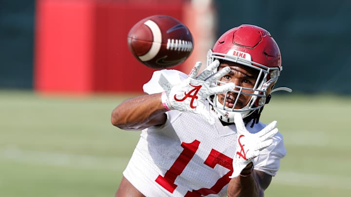 Alabama Football's Jaylen Waddle Cleared to Return to Practice Alabama Football's Jaylen Waddle Cleared to Return to Practice