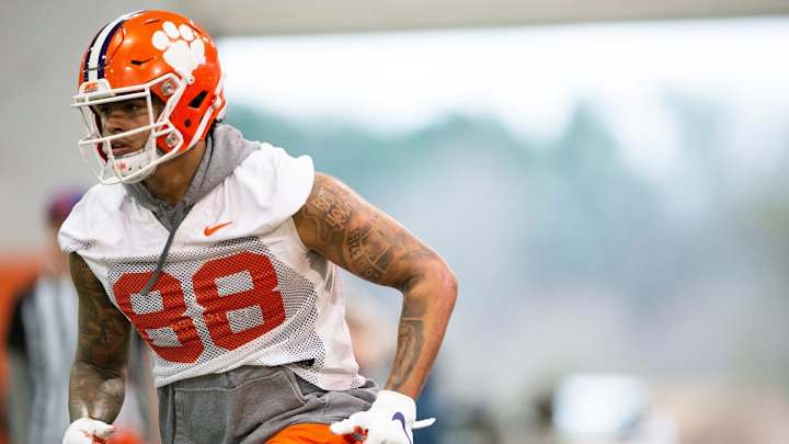 Clemson TE Braden Galloway Eager to Help