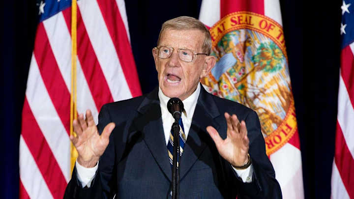 Notre Dame Legend Lou Holtz To Receive Presidential Medal Of Freedom
