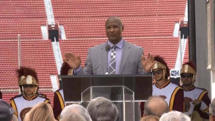 A Lynn Swann Sighting With USC-Kentucky Derby Connection