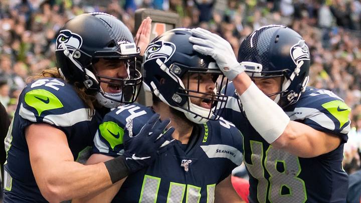 Seahawks Re-Sign FB Nick Bellore, Place G Phil Haynes on Injured Reserve Seahawks Re-Sign FB Nick Bellore, Place G Phil Haynes on Injured Reserve