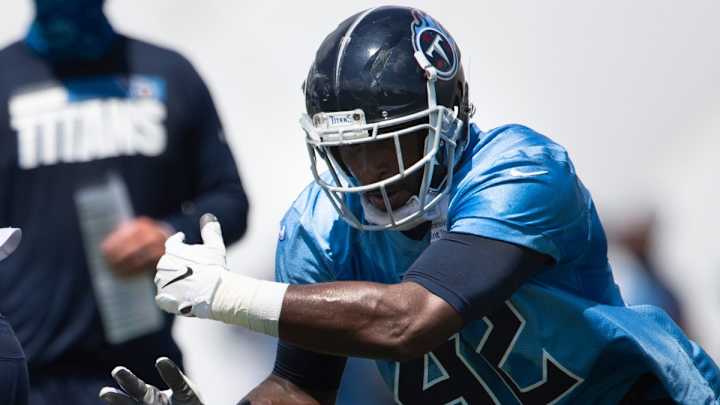 Intrigued by Upside, Seahawks Take Flier on Hybrid LB D'Andre Walker