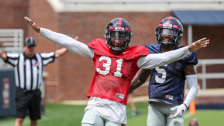 Defense Controls Weekend's Scrimmage as Numerous Players Sit Out Defense Controls Weekend's Scrimmage as Numerous Players Sit Out