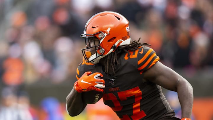 Report: Browns Nearing Deal With Kareem Hunt Following Nick Chubb Injury