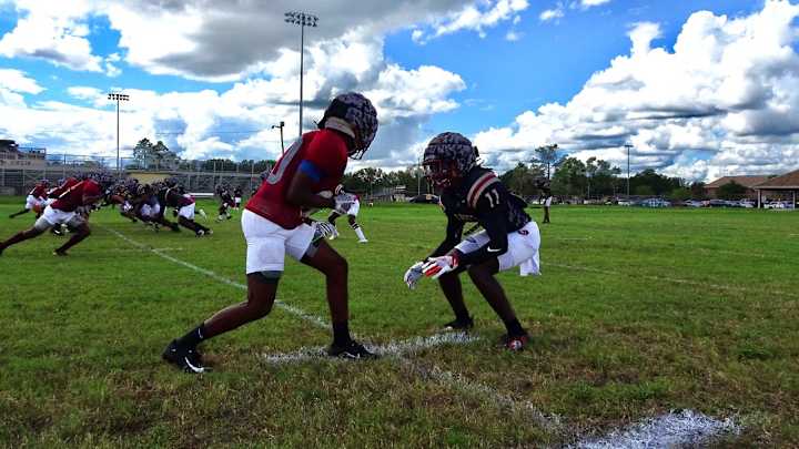 Top 2022 CB Considers Florida Gators Coach Torrian Gray as Family Top 2022 CB Considers Florida Gators Coach Torrian Gray as Family