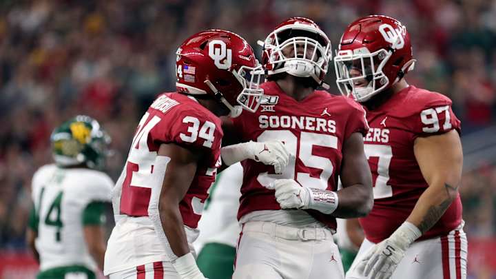 Sooners DL Isaiah Thomas Ready to Take On Larger Role: "I'm Built for This Moment"