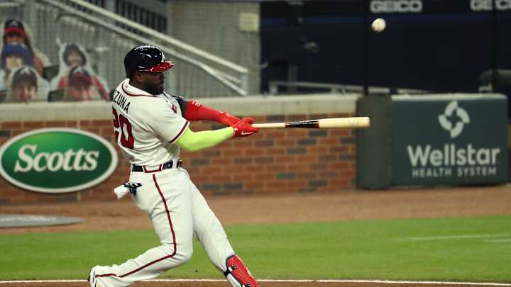 Atlanta Braves should keep Marcell Ozuna