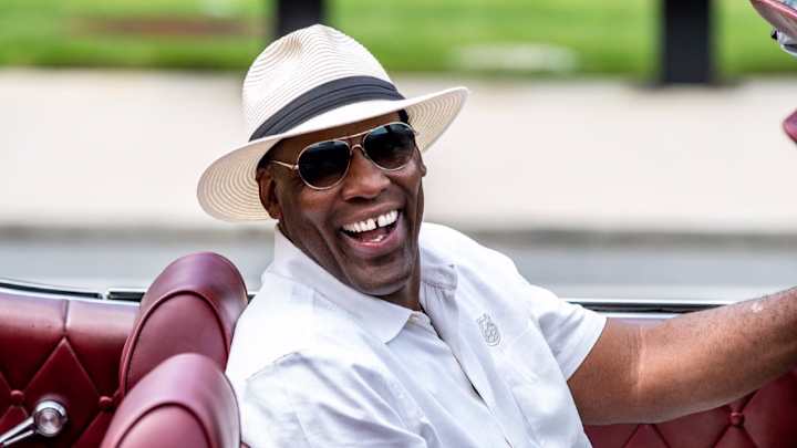 Gators Coach Ron English Shares Story Behind Famous Recruiting Picture