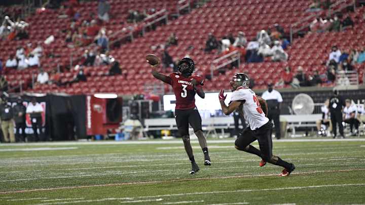 Micale Cunningham has career night vs. Hilltoppers Micale Cunningham has career night vs. Hilltoppers