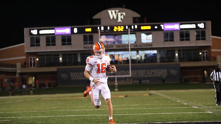 Clemson TE J.C. Chalk Calls Lawerence, Uiagalelei 'Superstars' Clemson TE J.C. Chalk Calls Lawerence, Uiagalelei 'Superstars'