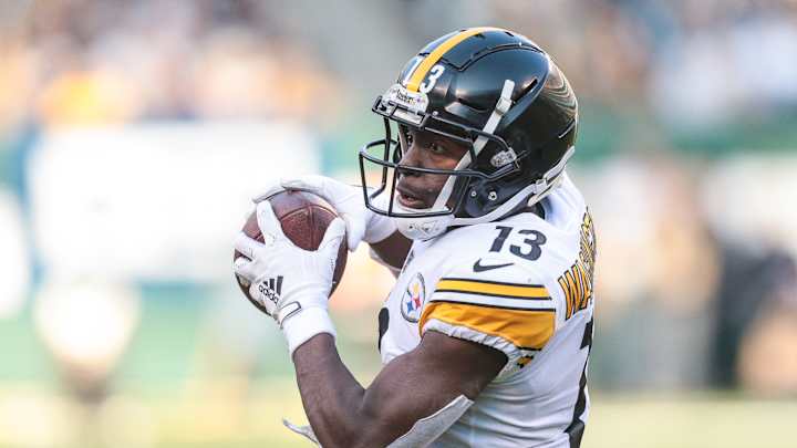 WATCH: James Washington Scores Hard-Fought Touchdown Before Halftime