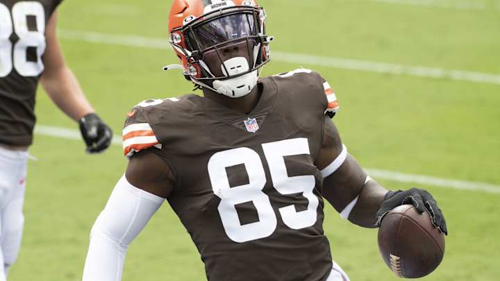 Browns place David Njoku on injured reserve, release kicker Austin Seibert