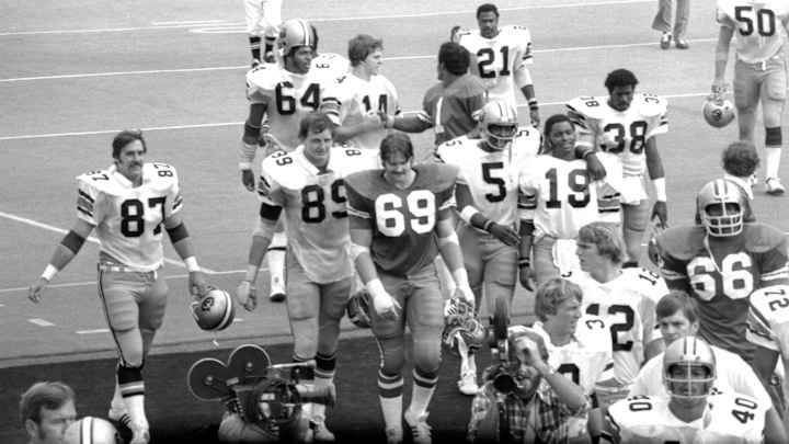 Who is Kevin Richardson? He was a Strongman Amid Buffaloes Who is Kevin Richardson? He was a Strongman Amid Buffaloes