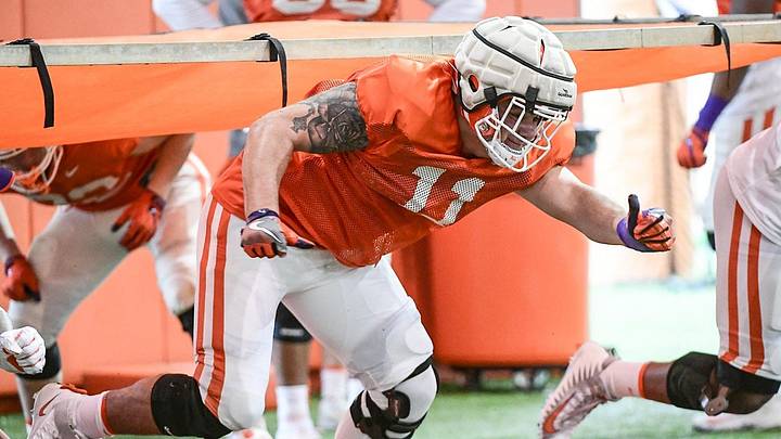Bryan Bresee Making Transition From High School To Clemson Look Easy Bryan Bresee Making Transition From High School To Clemson Look Easy