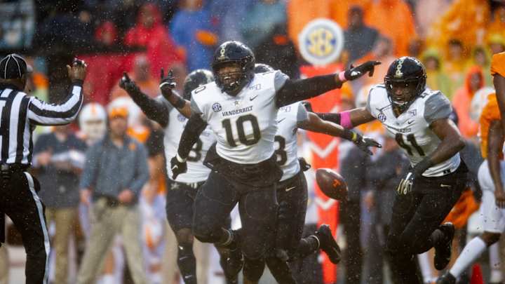 Vanderbilt's Dayo Odeyingbo Talks Season, Stress