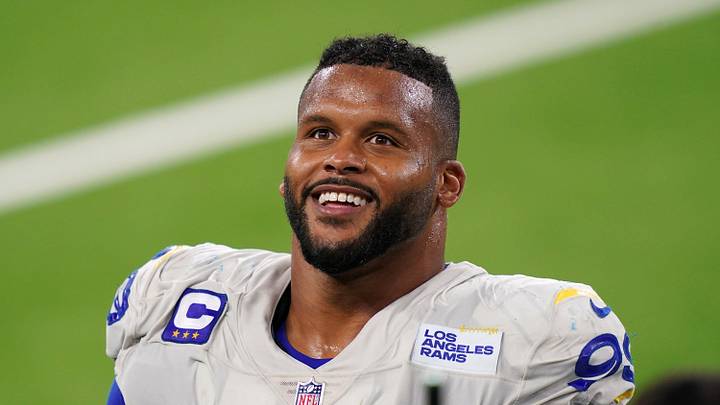 Malik Jackson Tutoring Eagles Guards on Aaron Donald Malik Jackson Tutoring Eagles Guards on Aaron Donald