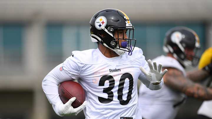 Steelers Watch Long List of Injuries Shrink Quickly on Thursday Steelers Watch Long List of Injuries Shrink Quickly on Thursday