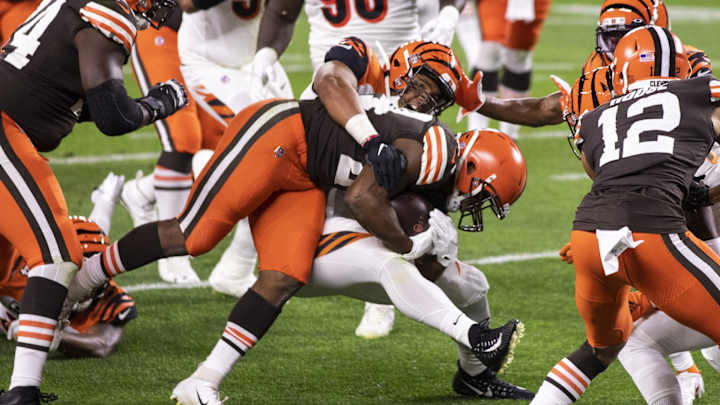 Defense falters, Burrow throws for three touchdowns in Bengals' 35-30 loss to Browns Defense falters, Burrow throws for three touchdowns in Bengals' 35-30 loss to Browns